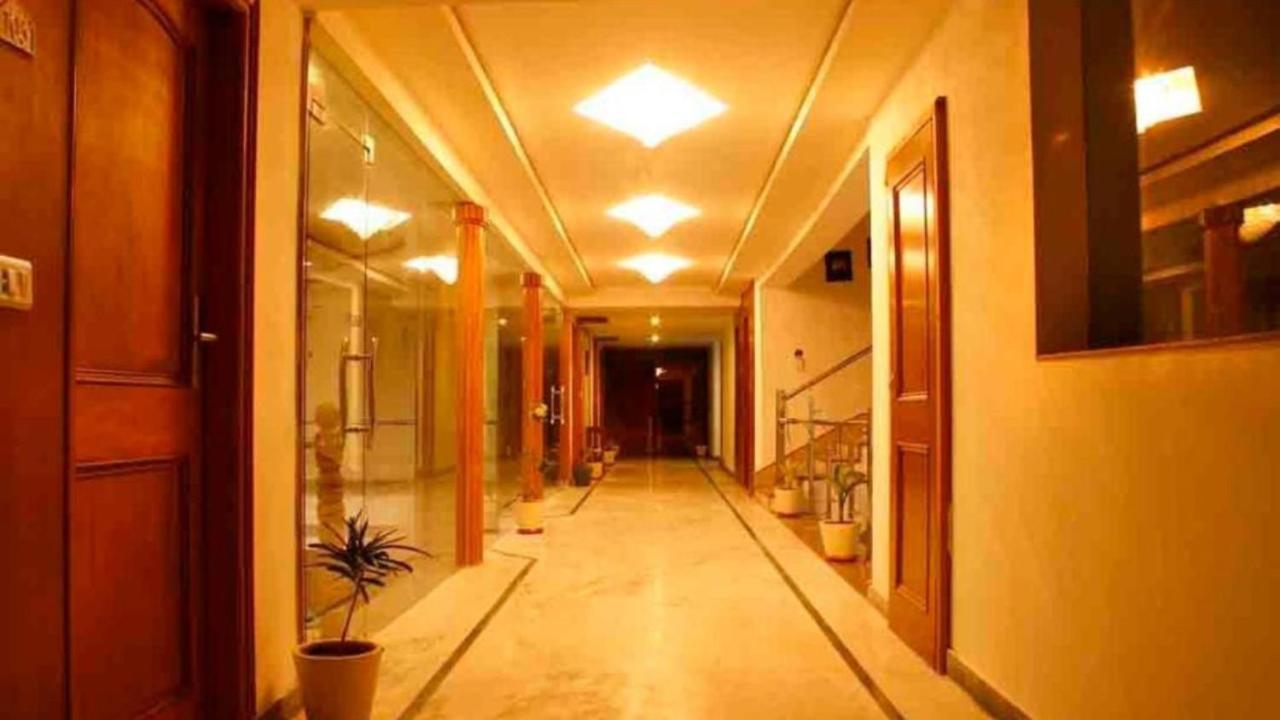Hotel Padmini Palace Rāni Pokhri Extérieur photo