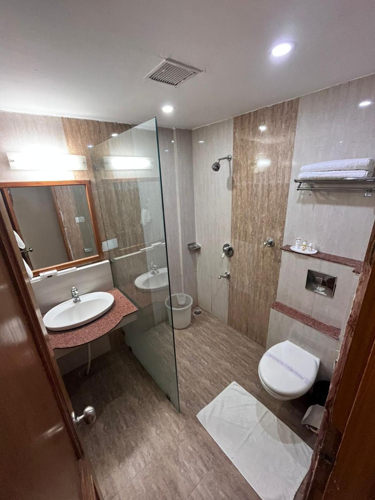 Hotel Padmini Palace Rāni Pokhri Extérieur photo