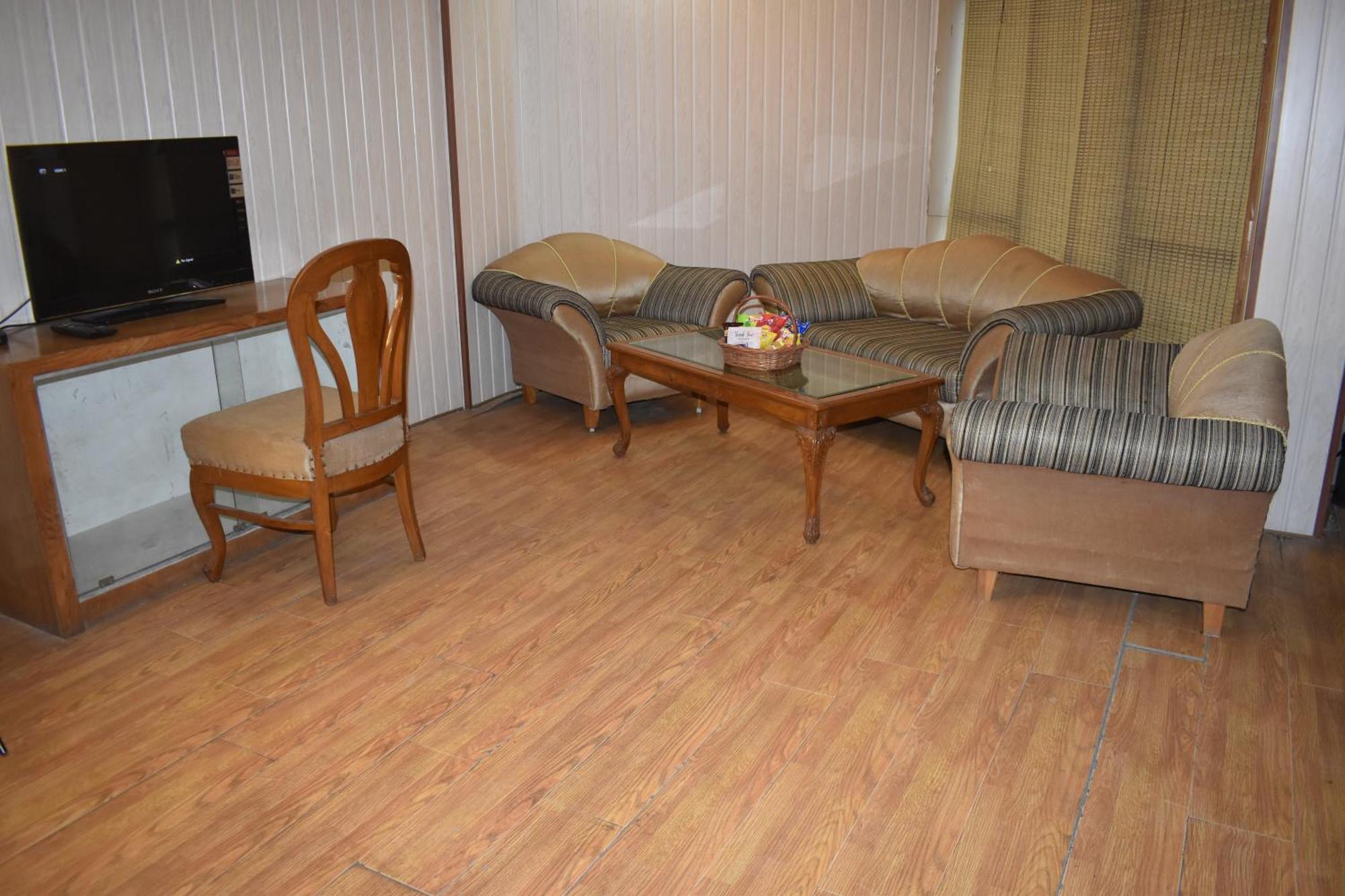 Hotel Padmini Palace Rāni Pokhri Extérieur photo