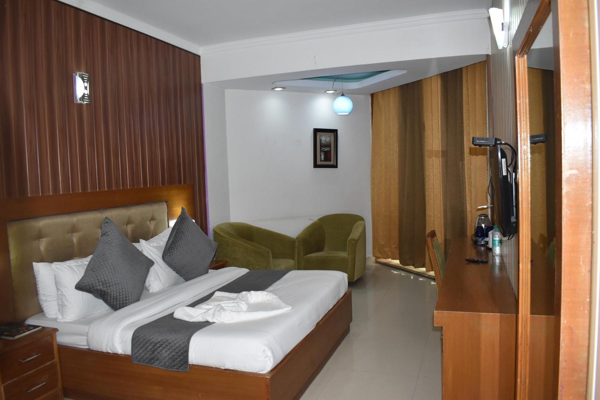 Hotel Padmini Palace Rāni Pokhri Extérieur photo