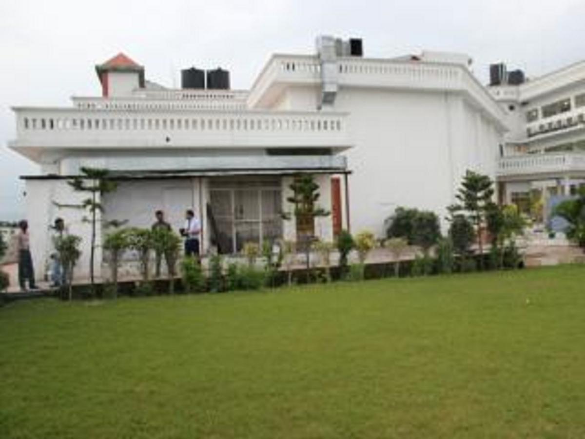 Hotel Padmini Palace Rāni Pokhri Extérieur photo