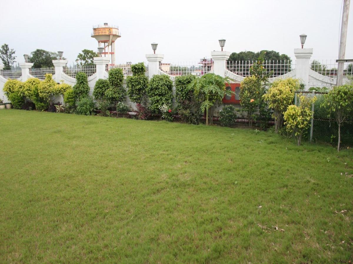 Hotel Padmini Palace Rāni Pokhri Extérieur photo