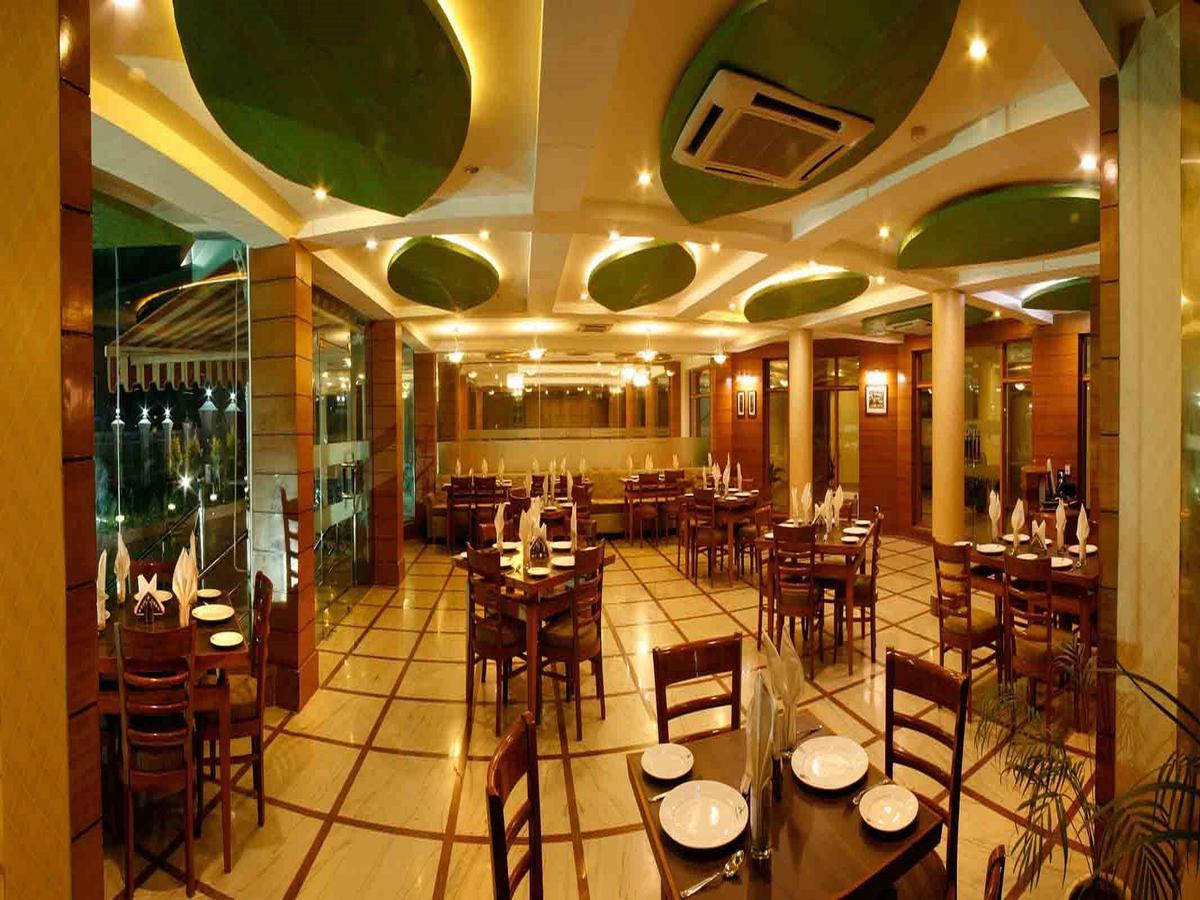 Hotel Padmini Palace Rāni Pokhri Extérieur photo